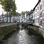 아파트 Historisches Haus Im Herzen Von 몬샤우