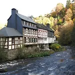 아파트 Historisches Haus Im Herzen Von 몬샤우
